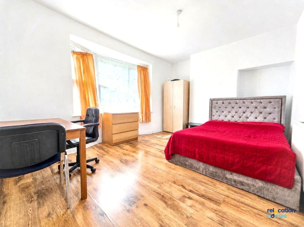 Property photo 2 of 6