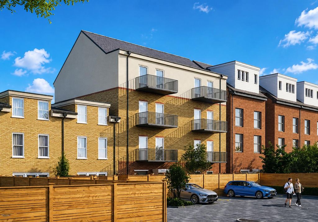 Property photo 3 of 7 Lynchford Road