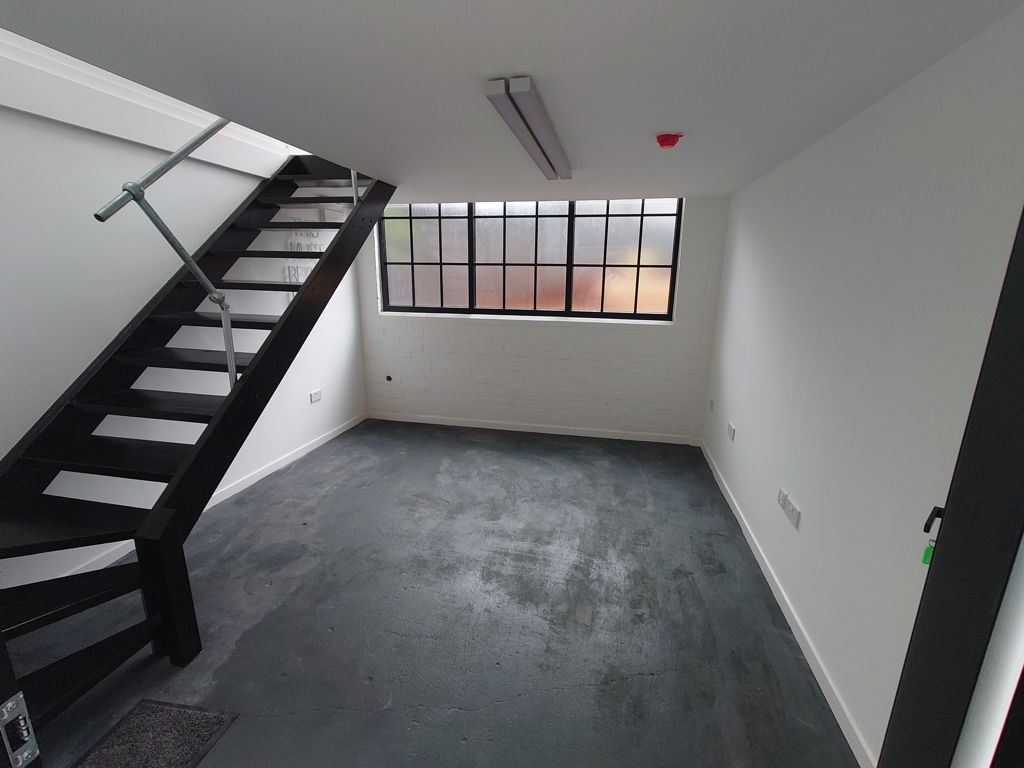 Property photo 3 of 9 Photo 2