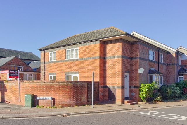 Property photo 1 of 8 Building