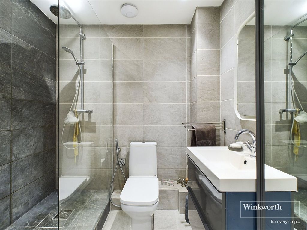 Property photo 1 of 7 Shower Room