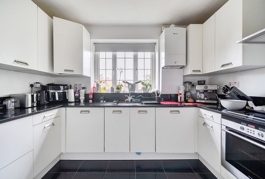 Property photo 3 of 11 1519914-26-6Aa3Fa...