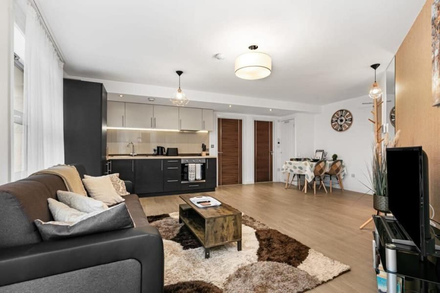 Property photo 2 of 8