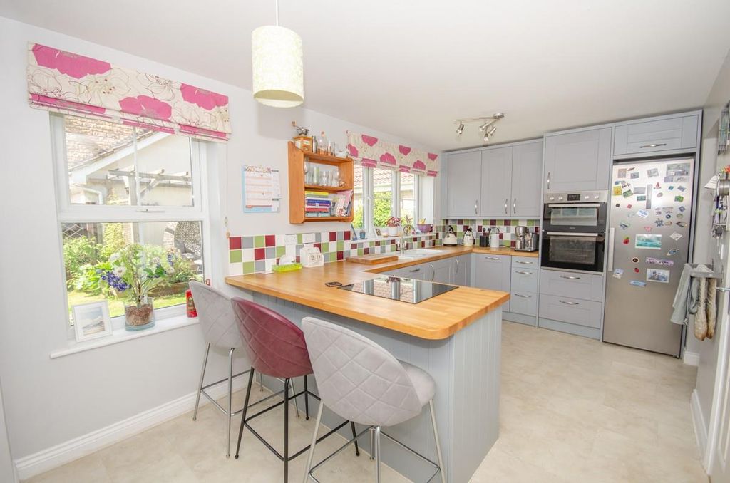 Property photo 3 of 24 Kitchen-Breakfast Room.Jpg