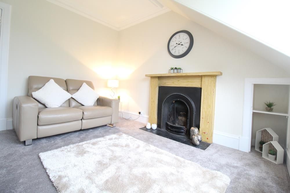 Property photo 1 of 15 Lounge Alt