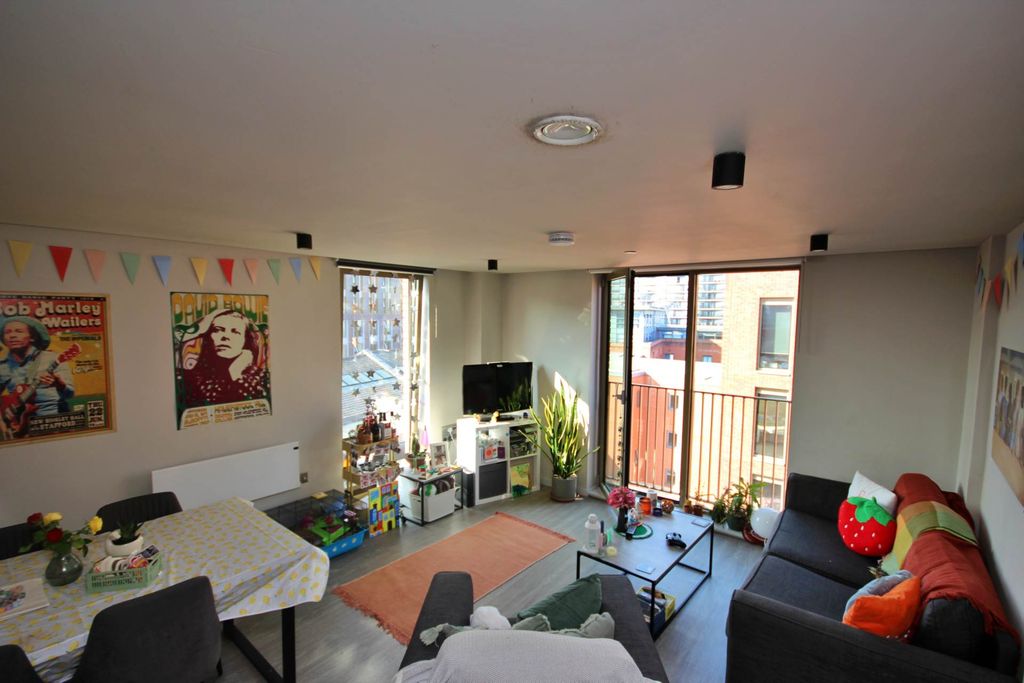 Property photo 2 of 5