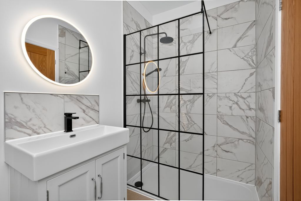 Property photo 3 of 28