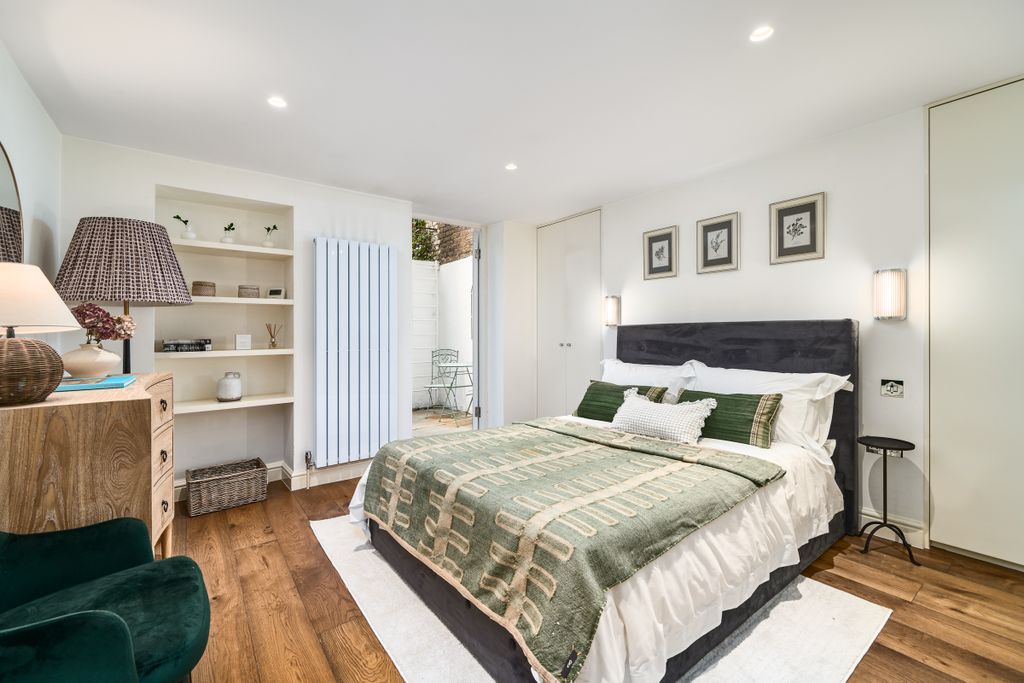 Property photo 3 of 8 121A Cheyne Walk, Sw10, Martin &amp; Co, Web (11)