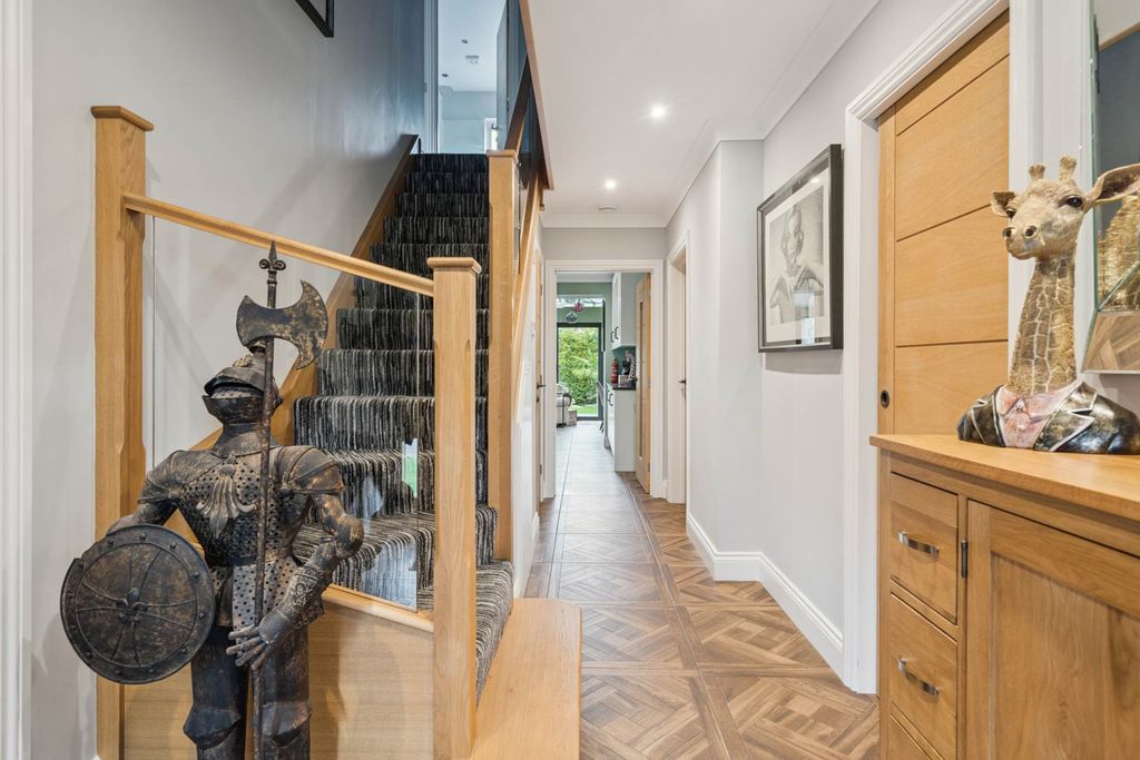 Property photo 2 of 38