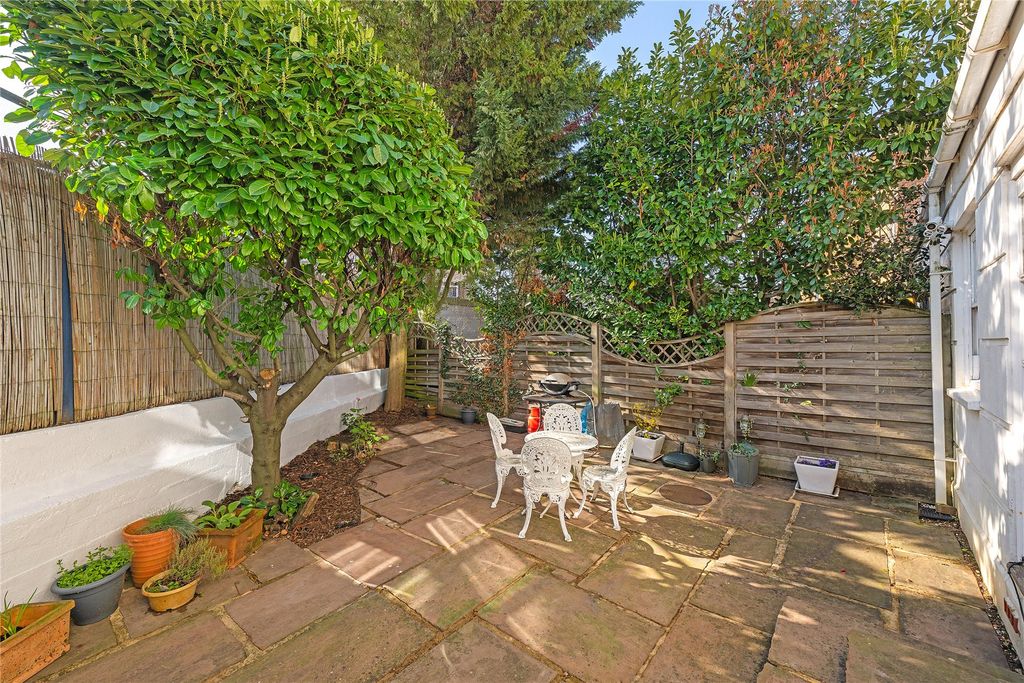 Property photo 2 of 14 Picture No. 21