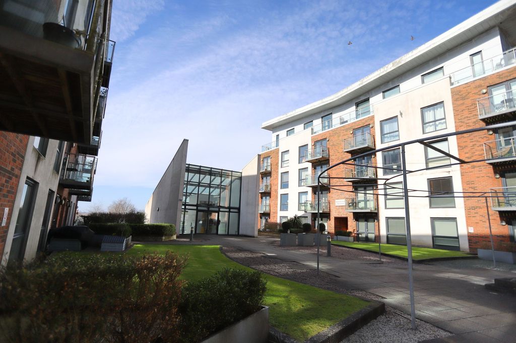 Property photo 2 of 12