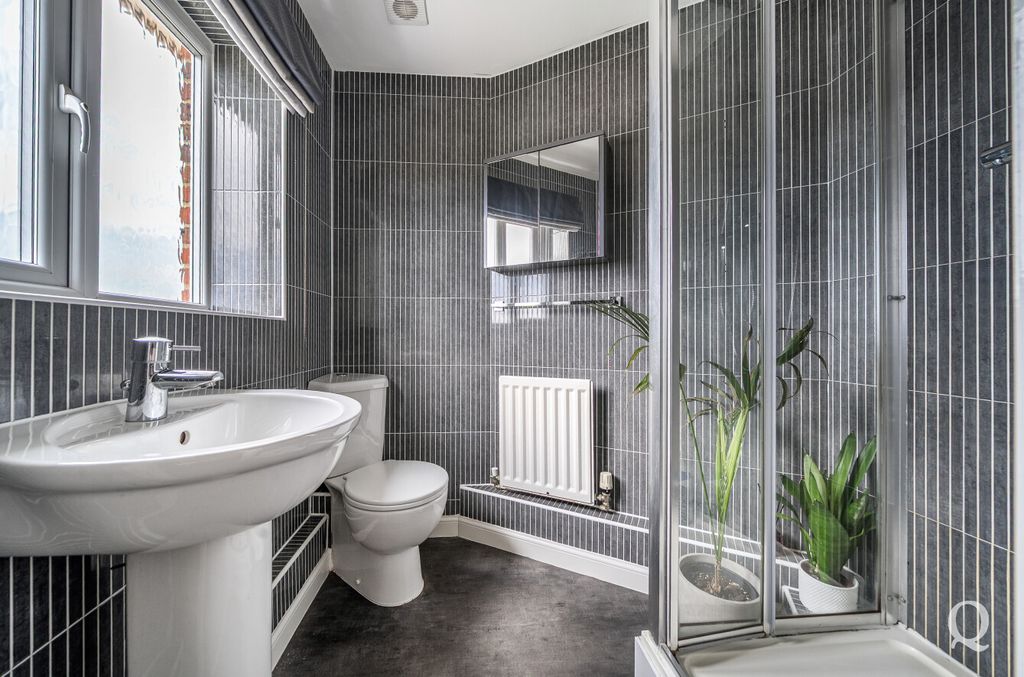 Property photo 3 of 17 58c408F5-753A-435...