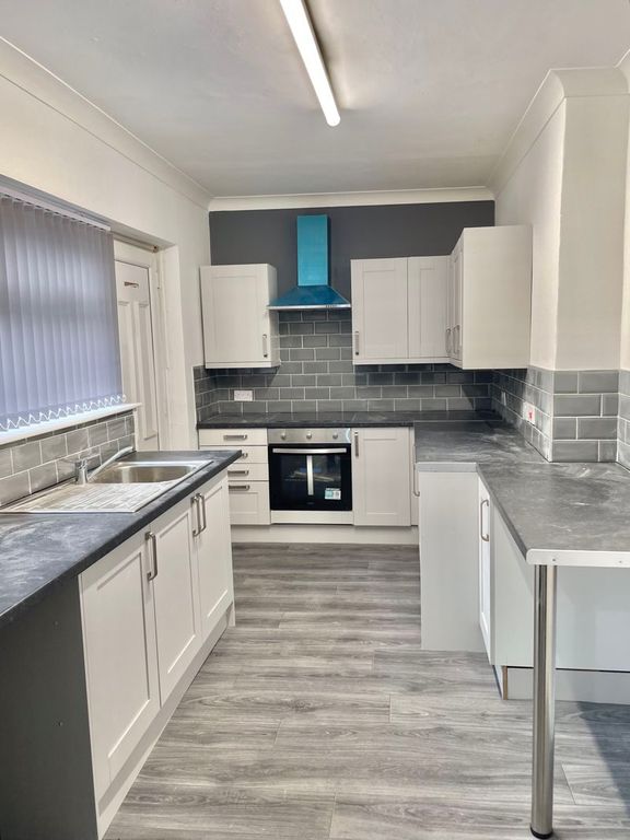 Property photo 1 of 17 Photo 2