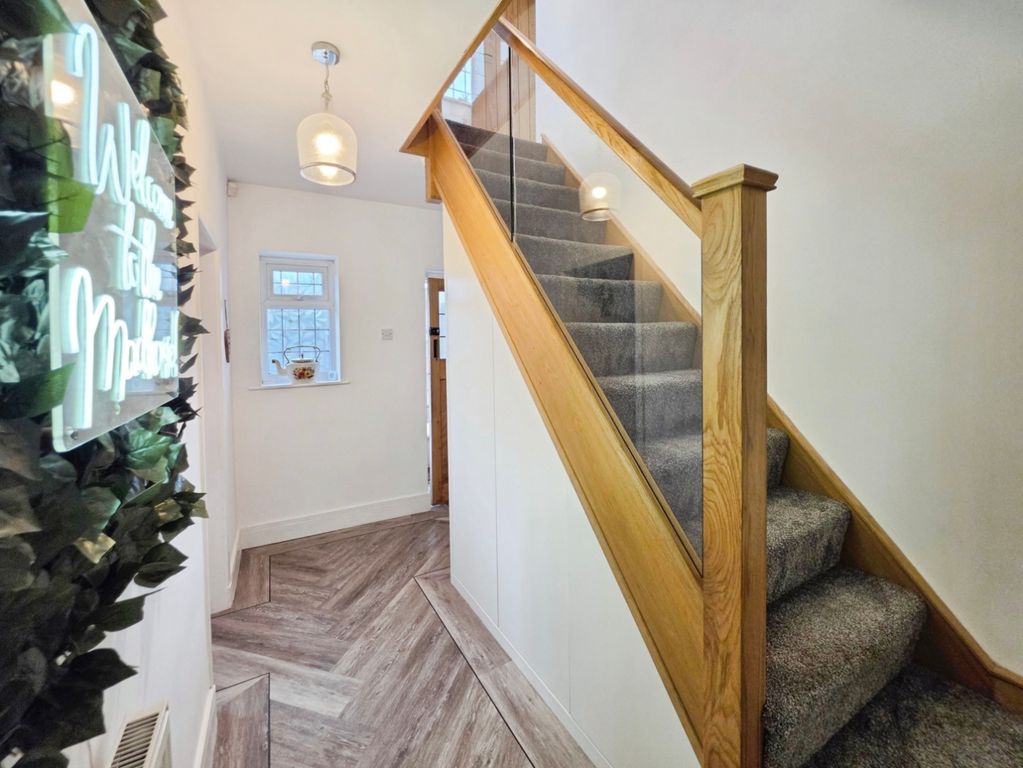 Property photo 3 of 50 Pbox-Img.Jpg