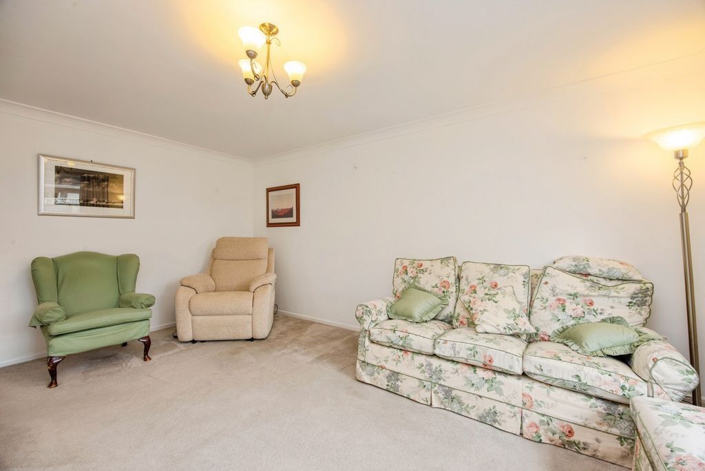 Property photo 3 of 17 Photo