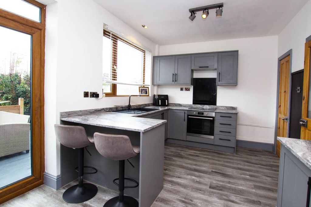 Property photo 3 of 14 Somerset (1).Jpg