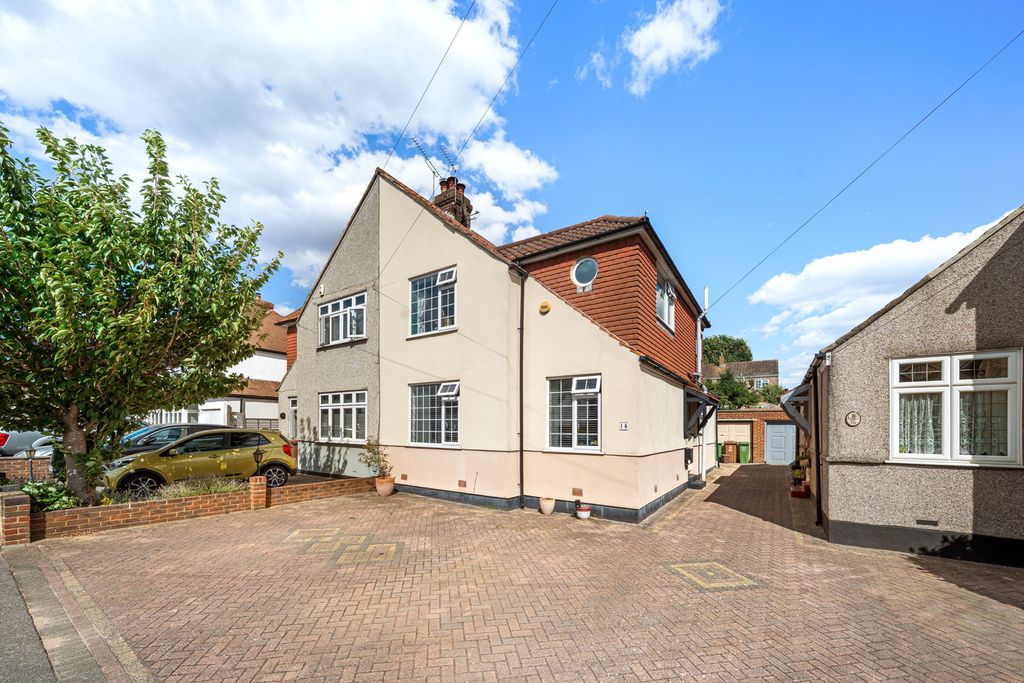 Property photo 3 of 17