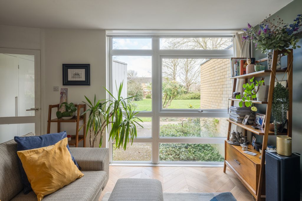 Property photo 3 of 23 335340 - 21Castlegreenweybridge_Highres-22.Jpg