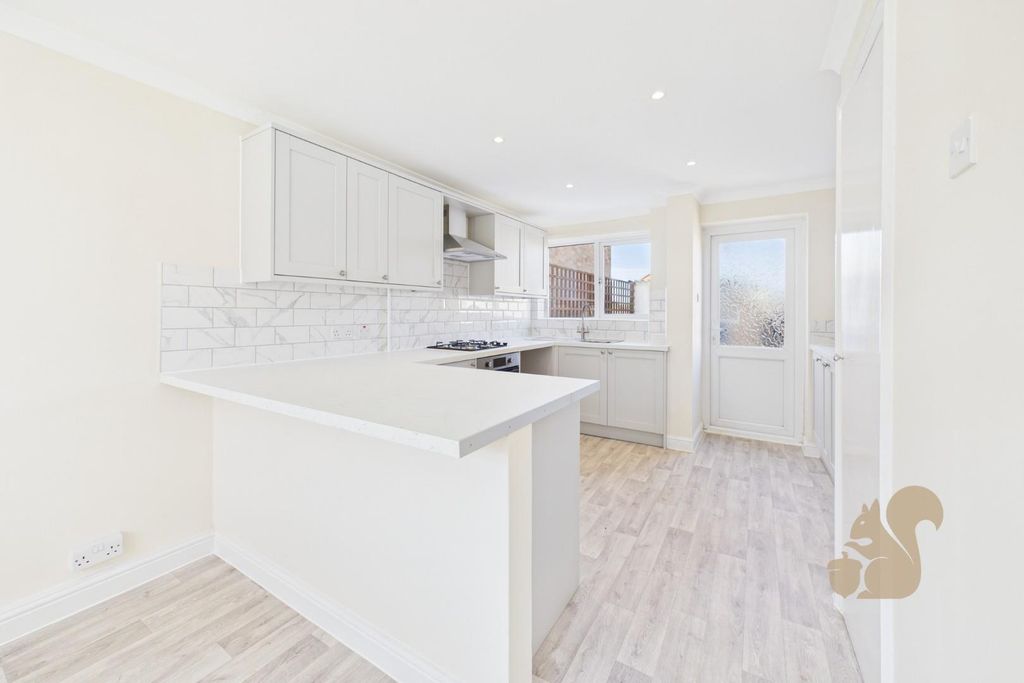 Property photo 2 of 16 Kitchen