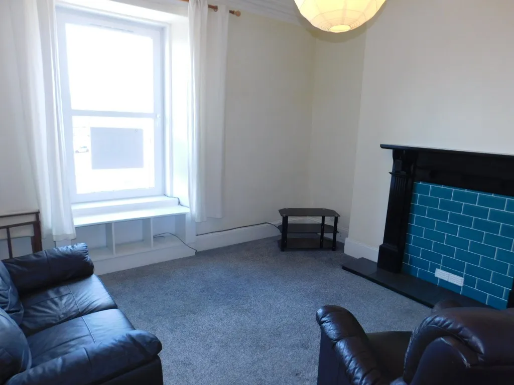 Leslie Terrace, Kittybrewster, Aberdeen AB25 - View 3