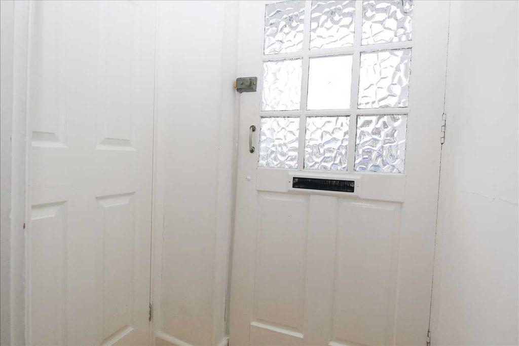 Property photo 2 of 13 Entrance Porch