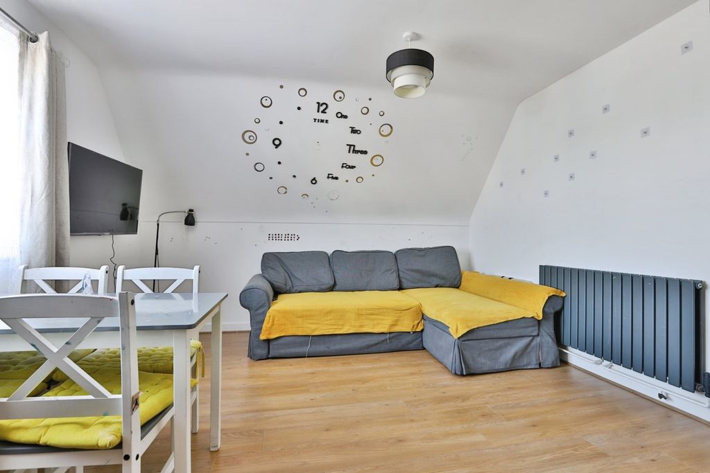 Property photo 3 of 22 Pbox-Img.Jpg