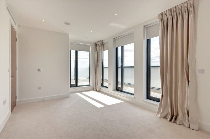 Property photo 3 of 10 Photo 6