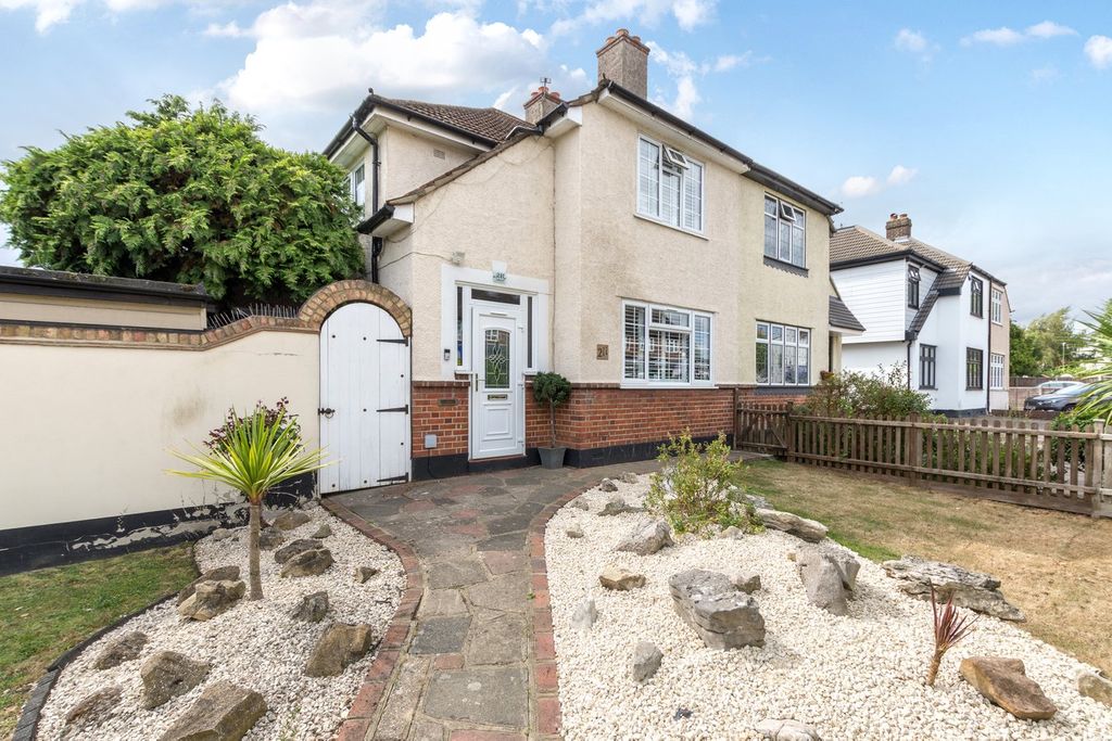 Property photo 2 of 28