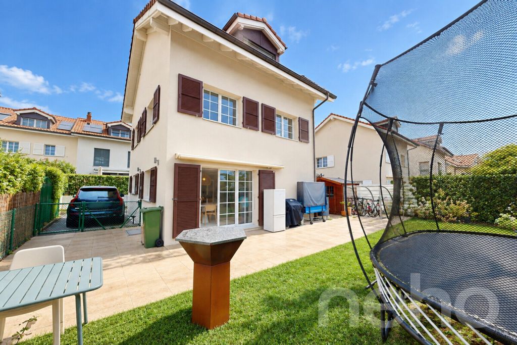 Property photo 2 of 12