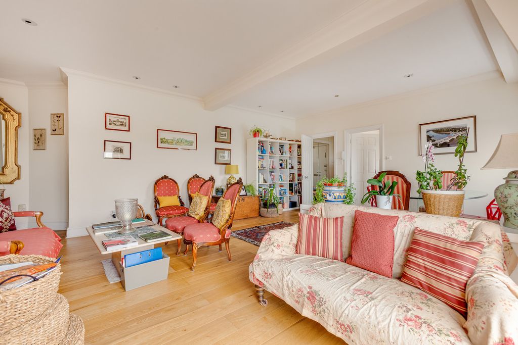 Property photo 3 of 21