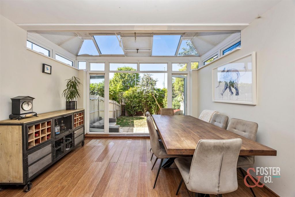Property photo 2 of 18 Highcroft Mews 3-016.Jpg
