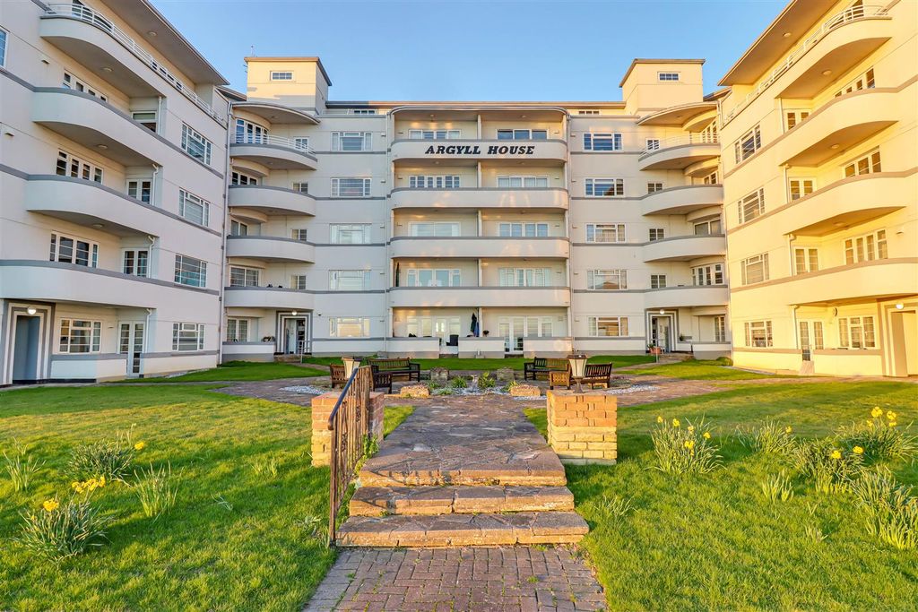 Property photo 2 of 26