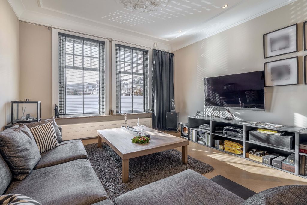 Property photo 3 of 34