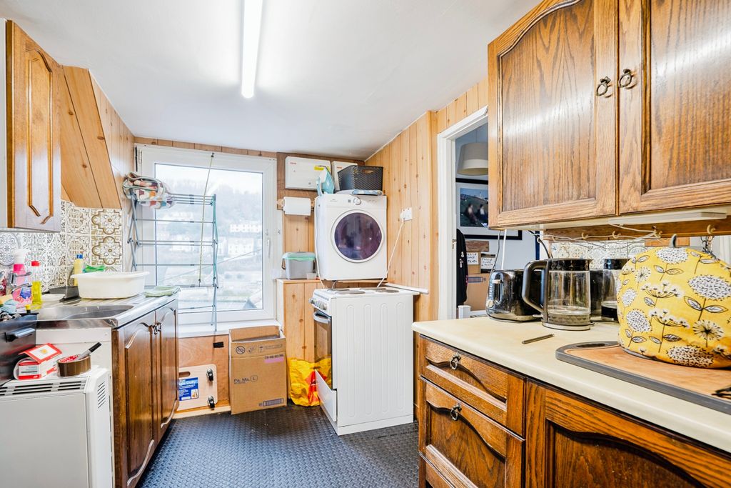 Property photo 2 of 24 Kitchen