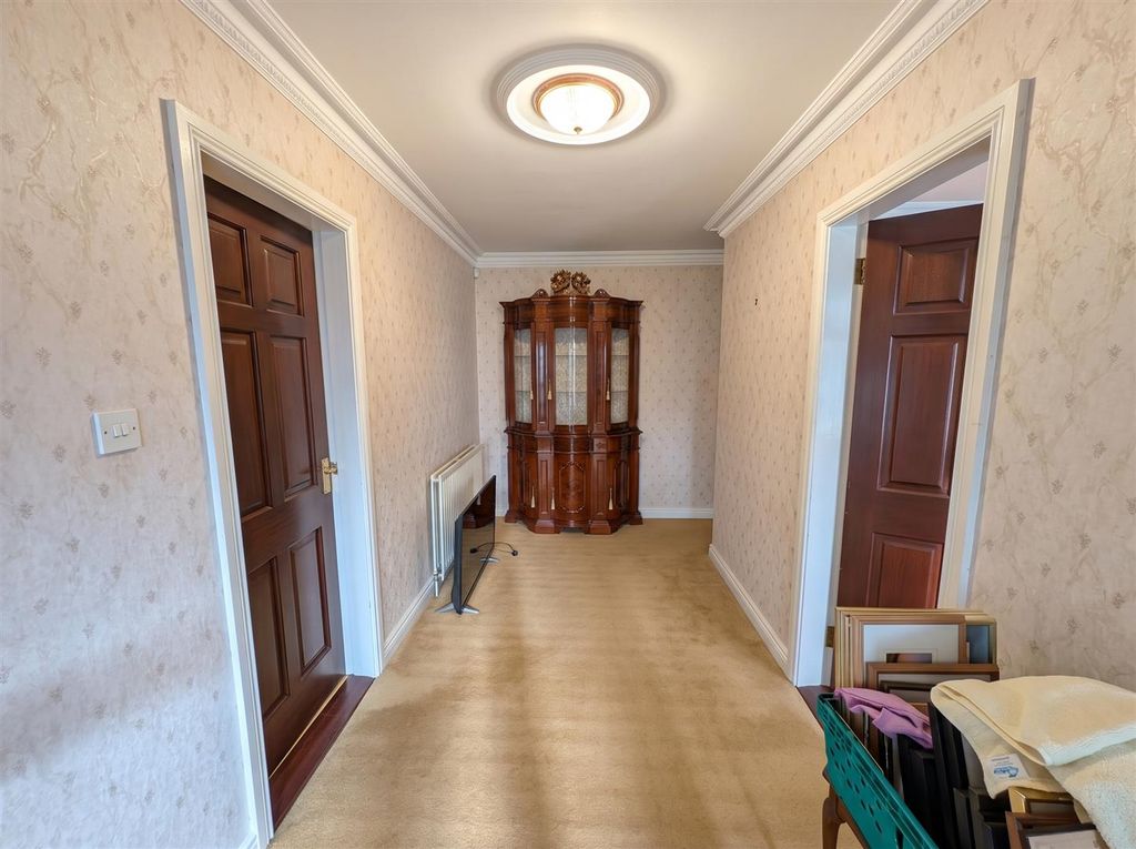 Property photo 3 of 33 Original (93).Png