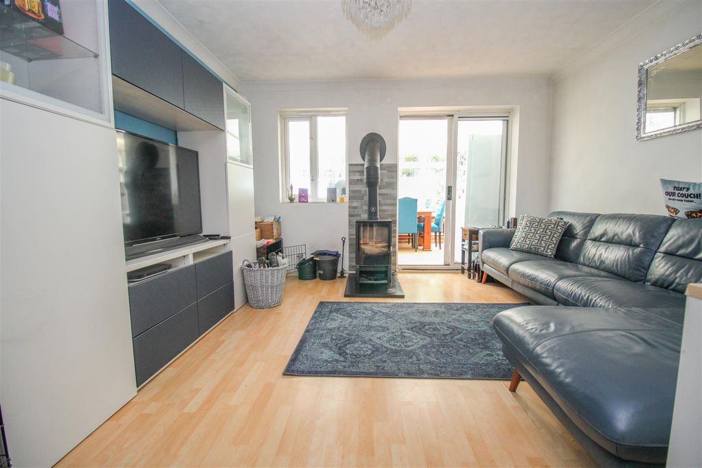 Property photo 2 of 14 Img_1693.Jpg