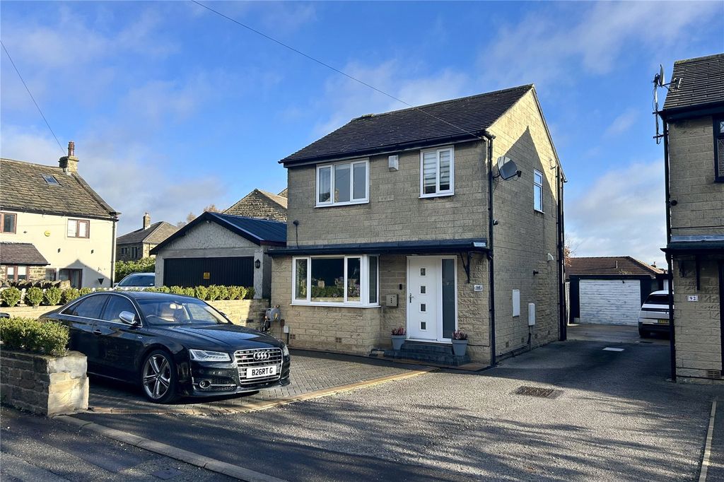 Property photo 1 of 11 Front