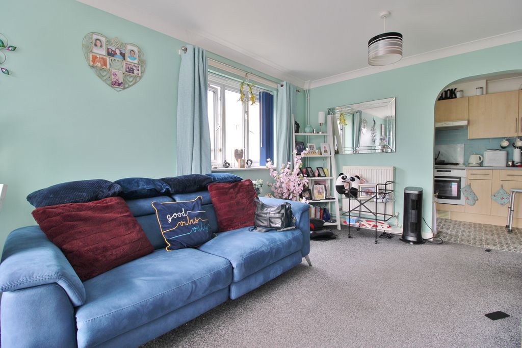 Property photo 3 of 11