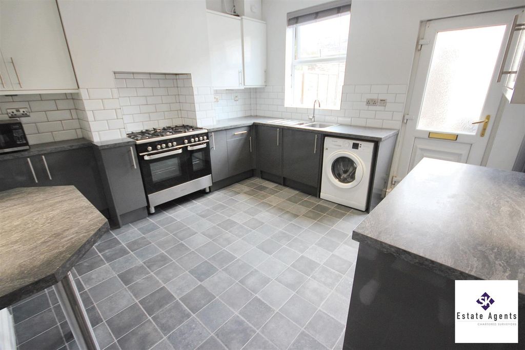 Property photo 2 of 9 Breakfasting Kitchen