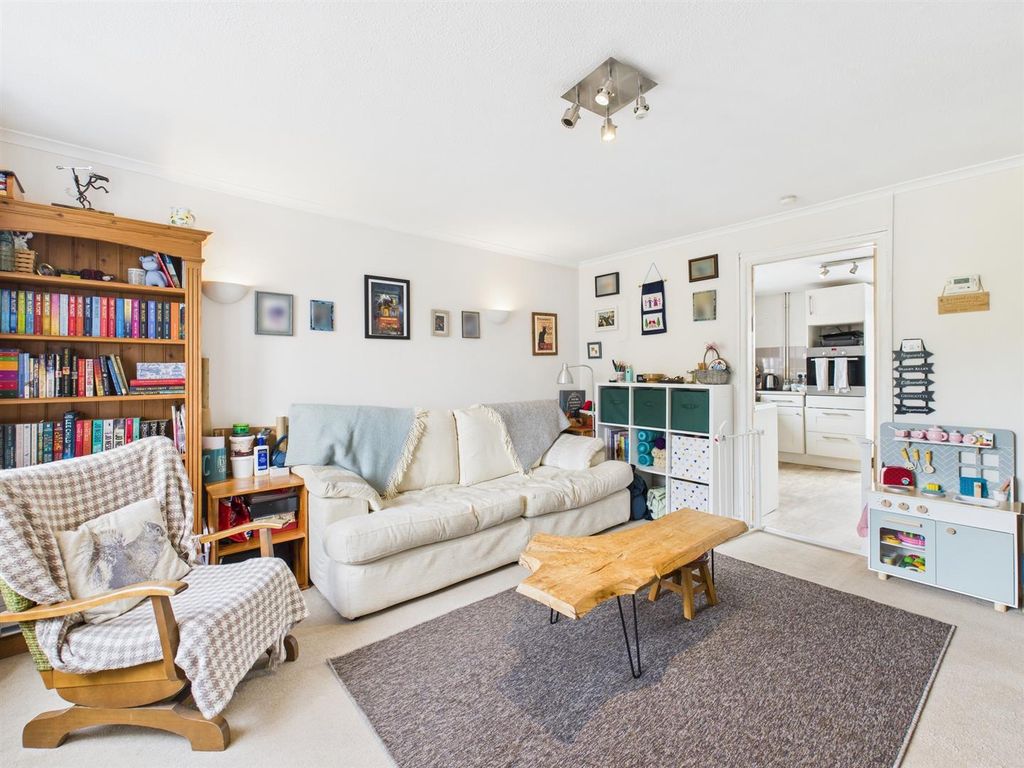 Property photo 2 of 11