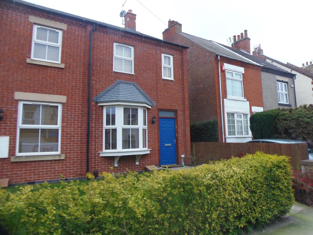 Property photo 2 of 9 Front (Exterior)