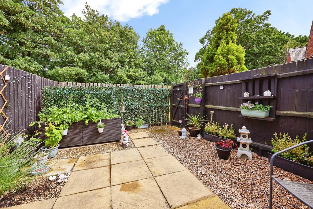 Property photo 2 of 20