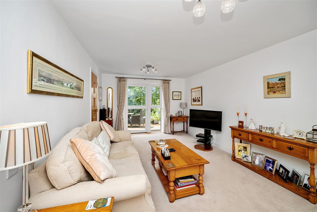 Property photo 2 of 10 04-02Aa96Cb-Cb88-4A36-9Dbe-Ffdff8Ad4466Jh- 46 Albe