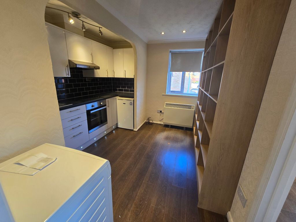 Property photo 1 of 4