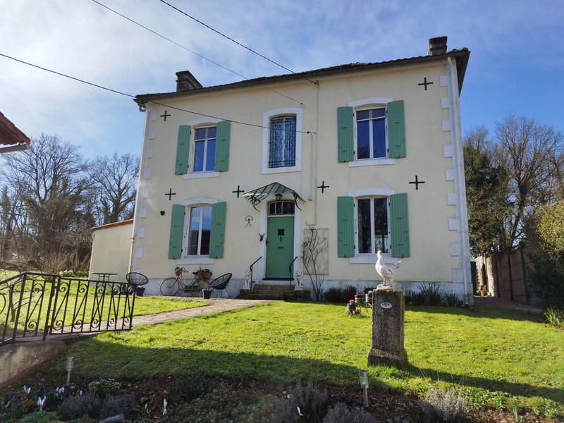 Property photo 2 of 20