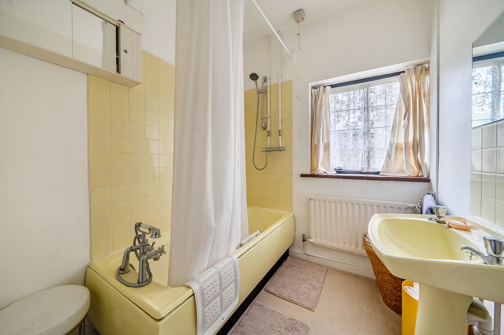 Additional image 12 of 5 bed detached house for saleCedar Road, Farnborough GU14