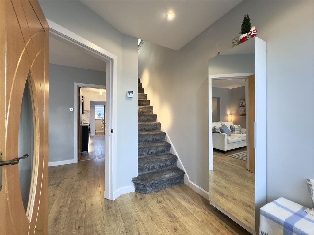 Property photo 2 of 24 Entrance