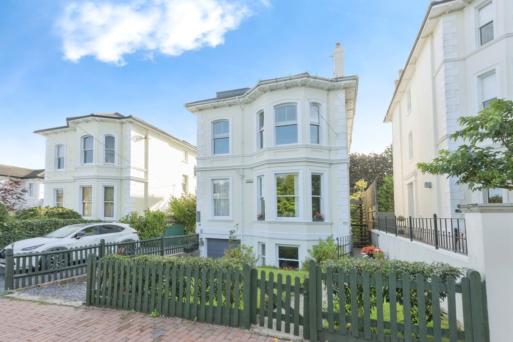 Property photo 1 of 15 Photo