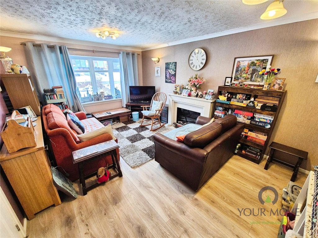 Property photo 2 of 12 Lounge