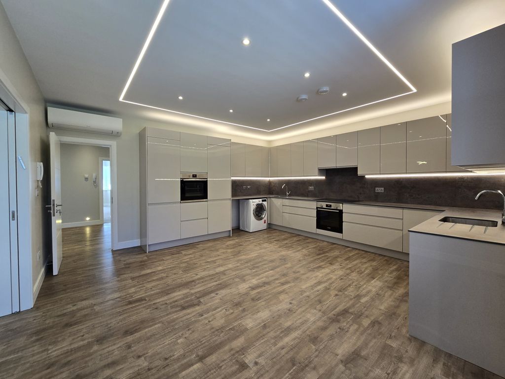 Property photo 2 of 12 Gallery